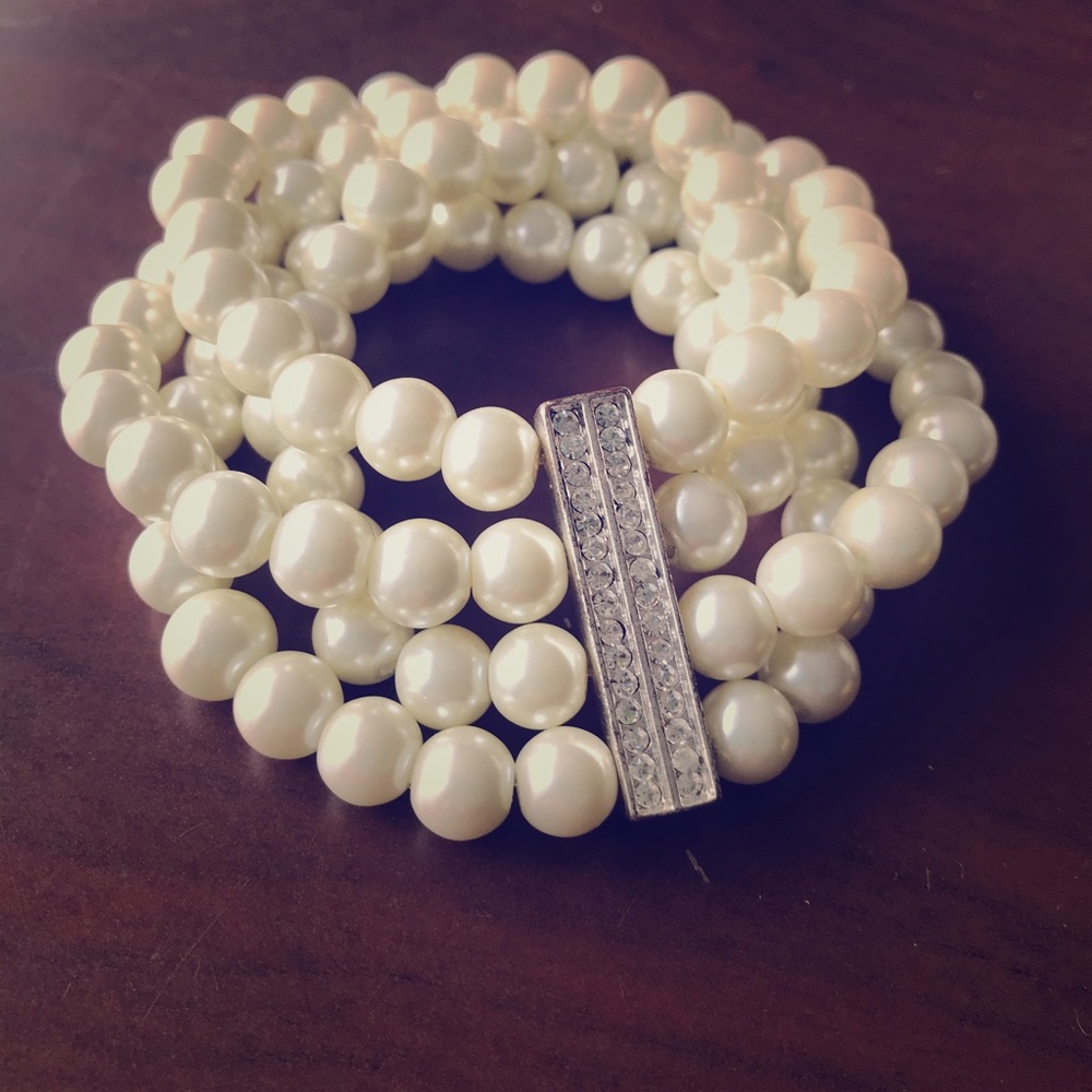 Pearl with rhinestone bracelet